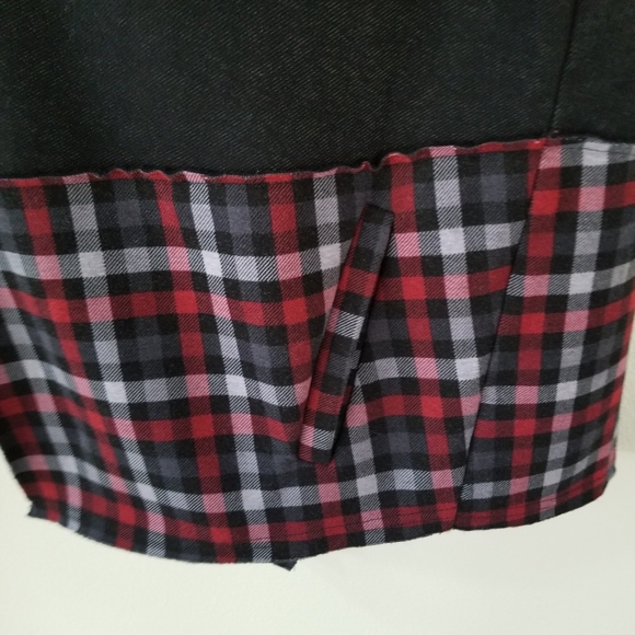 Hem & Thread | sleeveless cardigan vest size med - Picture 4 of 4